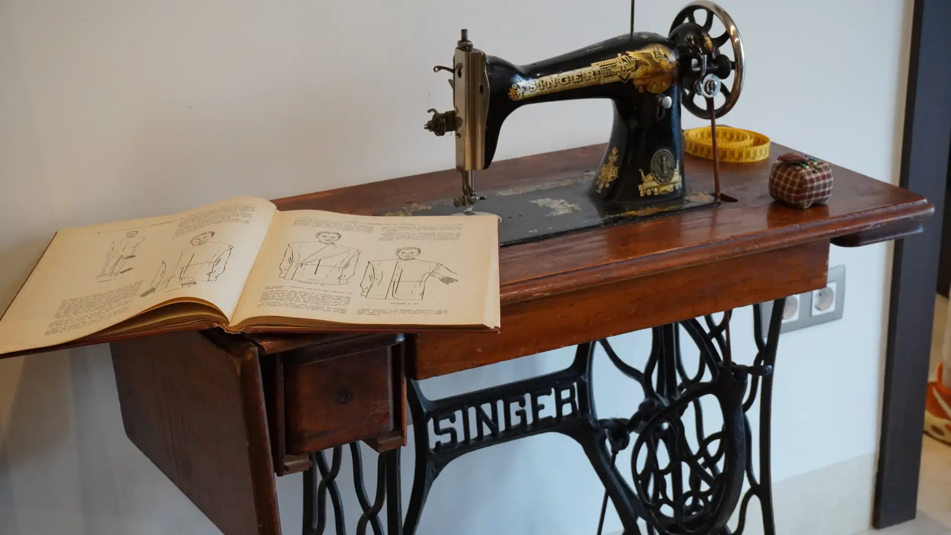 Estantería tejidos atelier SOGNE